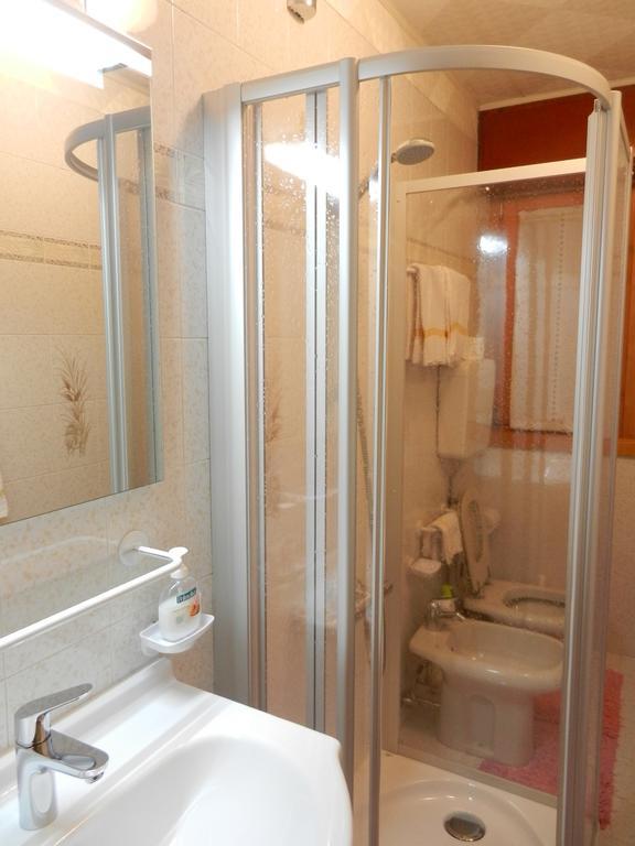 Casa Elda Apartman Isolaccia Szoba fotó